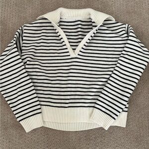 Edikted Black and White Striped V-Neck Sweater